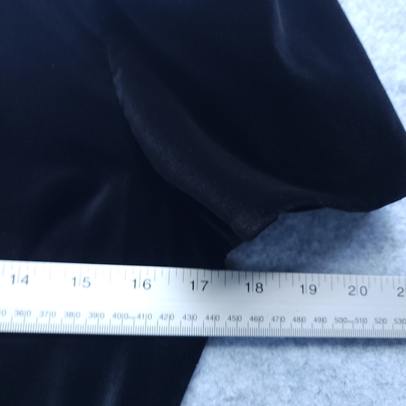 Alice + Olivia Jorah Puff Sleeve Wide Leg Velvet Jumpsuit - Picture 11 of 12